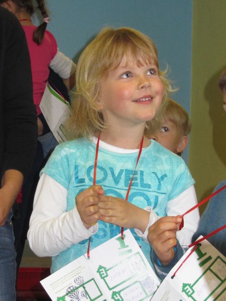 2015_06_23 Tag kleine Forscher Fragestellerin